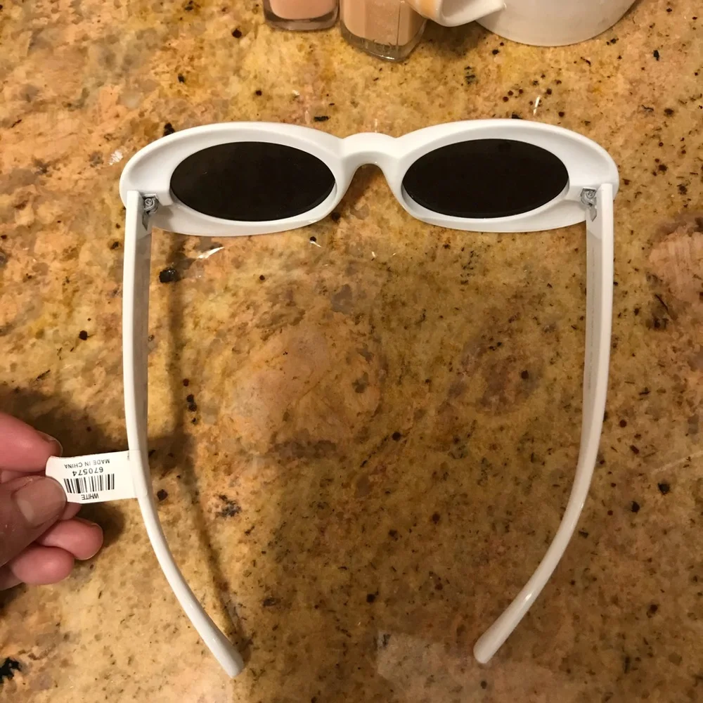 Francesca’s Collection White Frame Fashion Sunglasses